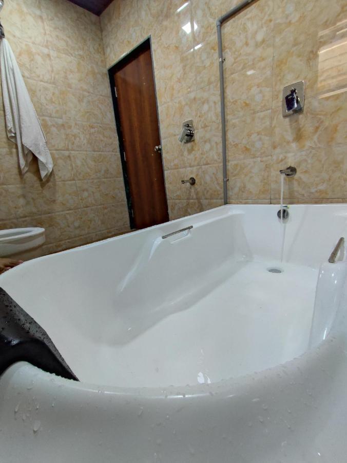 Hotel Starlit 纳威孟买 外观 照片